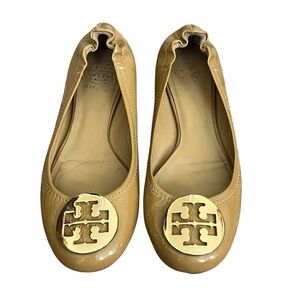 TORY BURCH Logo Ballet Flat Gold Reva Patent Iced Coffee Tan Beige Size 6.5